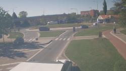 Křižovatka ulic Velká Dlážka a Polní