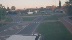 Křižovatka ulic Velká Dlážka a Polní