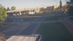 Křižovatka ulic Velká Dlážka a Polní