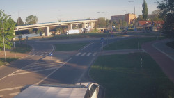 Křižovatka ulic Velká Dlážka a Polní