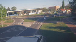 Křižovatka ulic Velká Dlážka a Polní