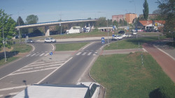 Křižovatka ulic Velká Dlážka a Polní