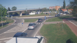 Křižovatka ulic Velká Dlážka a Polní