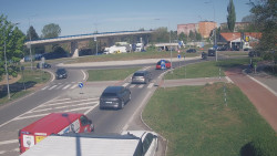 Křižovatka ulic Velká Dlážka a Polní
