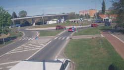 Křižovatka ulic Velká Dlážka a Polní
