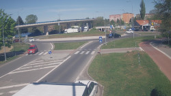 Křižovatka ulic Velká Dlážka a Polní