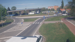Křižovatka ulic Velká Dlážka a Polní