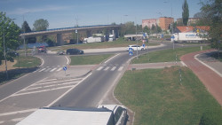 Křižovatka ulic Velká Dlážka a Polní