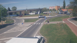Křižovatka ulic Velká Dlážka a Polní