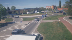 Křižovatka ulic Velká Dlážka a Polní