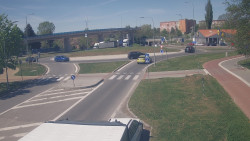 Křižovatka ulic Velká Dlážka a Polní