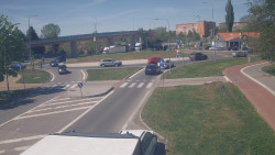 Křižovatka ulic Velká Dlážka a Polní