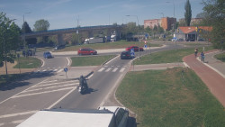 Křižovatka ulic Velká Dlážka a Polní