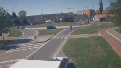 Křižovatka ulic Velká Dlážka a Polní