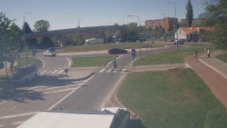Křižovatka ulic Velká Dlážka a Polní