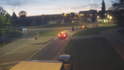 Křižovatka ulic Velká Dlážka a Polní