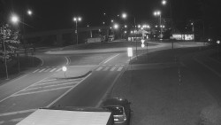 Křižovatka ulic Velká Dlážka a Polní