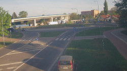 Křižovatka ulic Velká Dlážka a Polní