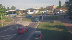 Křižovatka ulic Velká Dlážka a Polní