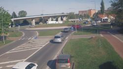 Křižovatka ulic Velká Dlážka a Polní