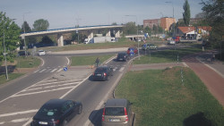 Křižovatka ulic Velká Dlážka a Polní