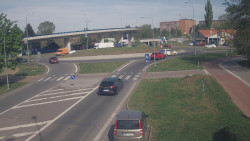 Křižovatka ulic Velká Dlážka a Polní