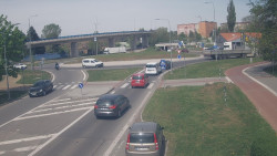 Křižovatka ulic Velká Dlážka a Polní