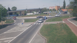 Křižovatka ulic Velká Dlážka a Polní