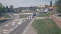Křižovatka ulic Velká Dlážka a Polní