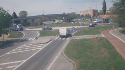 Křižovatka ulic Velká Dlážka a Polní