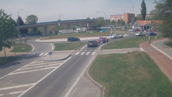 Křižovatka ulic Velká Dlážka a Polní