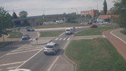 Křižovatka ulic Velká Dlážka a Polní