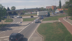 Křižovatka ulic Velká Dlážka a Polní