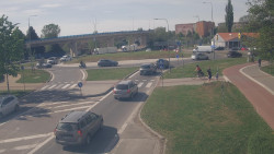 Křižovatka ulic Velká Dlážka a Polní