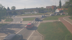 Křižovatka ulic Velká Dlážka a Polní