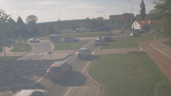 Křižovatka ulic Velká Dlážka a Polní
