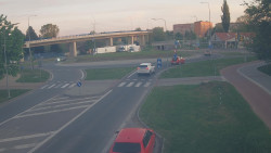 Křižovatka ulic Velká Dlážka a Polní