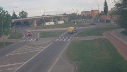 Křižovatka ulic Velká Dlážka a Polní