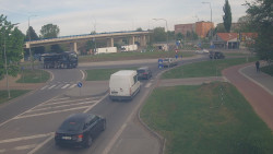 Křižovatka ulic Velká Dlážka a Polní