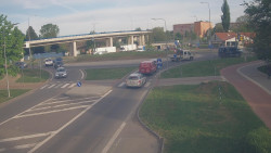 Křižovatka ulic Velká Dlážka a Polní