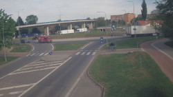Křižovatka ulic Velká Dlážka a Polní