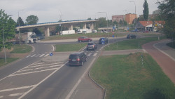 Křižovatka ulic Velká Dlážka a Polní