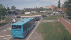 Křižovatka ulic Velká Dlážka a Polní