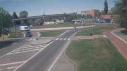 Křižovatka ulic Velká Dlážka a Polní