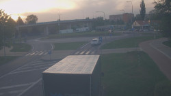 Křižovatka ulic Velká Dlážka a Polní