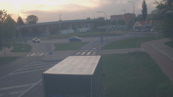 Křižovatka ulic Velká Dlážka a Polní