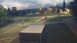 Křižovatka ulic Velká Dlážka a Polní
