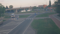 Křižovatka ulic Velká Dlážka a Polní