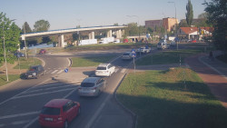 Křižovatka ulic Velká Dlážka a Polní