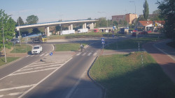 Křižovatka ulic Velká Dlážka a Polní